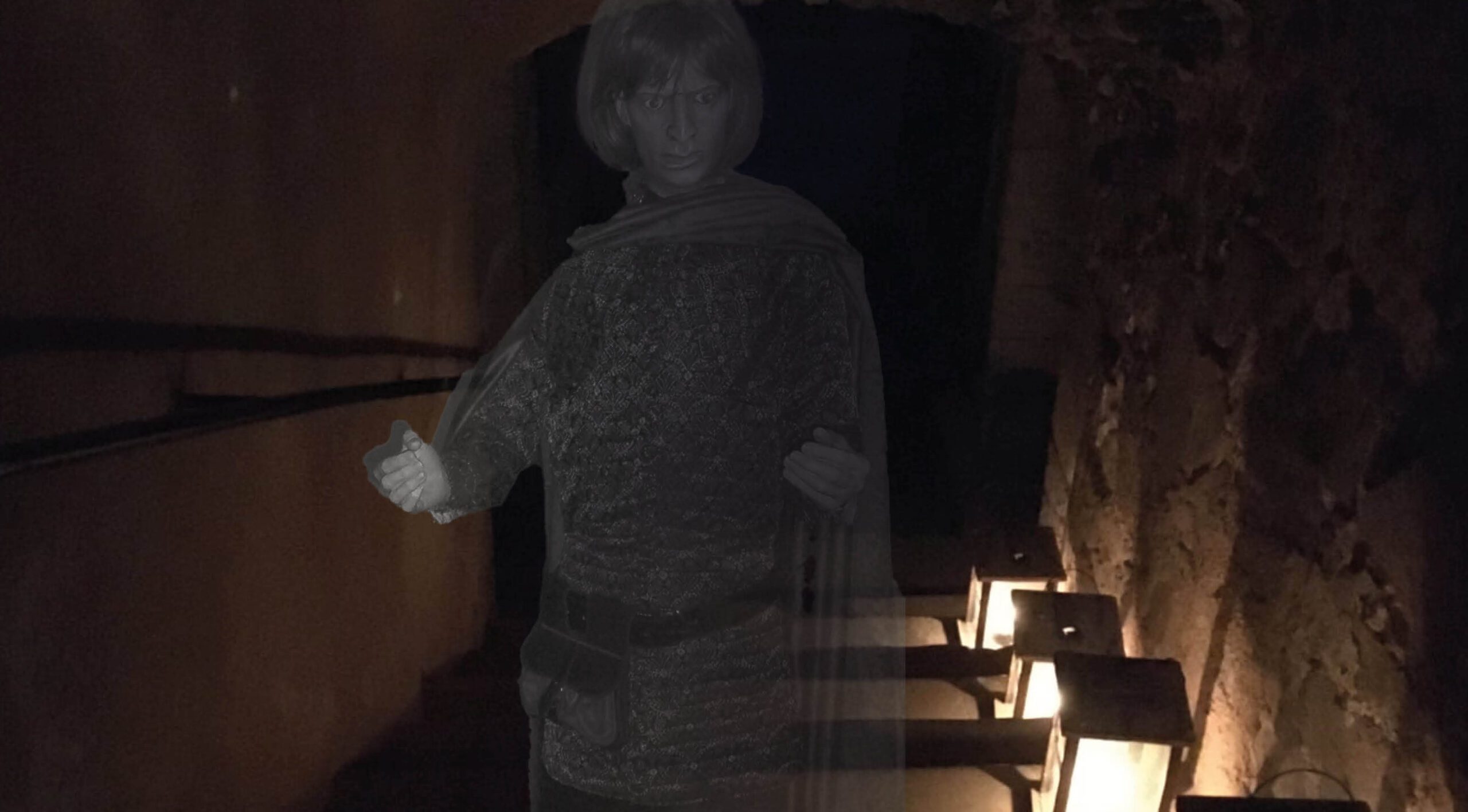 Ett manligt spöke ses i borgtrappan.